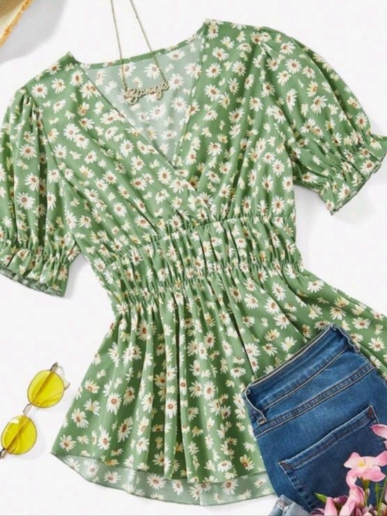 Tops - Green Daisy Print Smocked Waist V-Neck Top